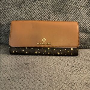 Micheal kors crossbody/ wallet